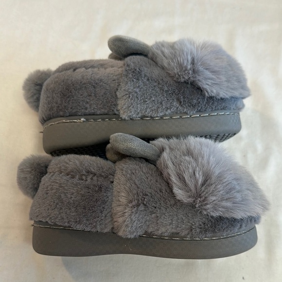 NWOT Gray Cozy bunny slippers with Plush Comfort - Picture 6 of 6